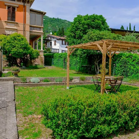 Ines Garden - With Private Parking & Garden Salò