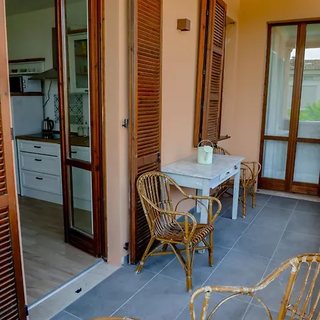 Daire Ines Garden - With Private Parking & Garden *