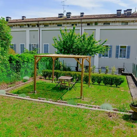 Ines Garden - With Private Parking & Garden Salò