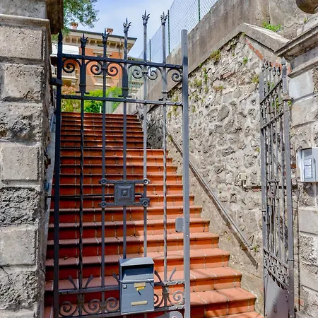 Ines Garden - With Private Parking & Garden