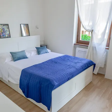 Daire Ines Garden - With Private Parking & Garden