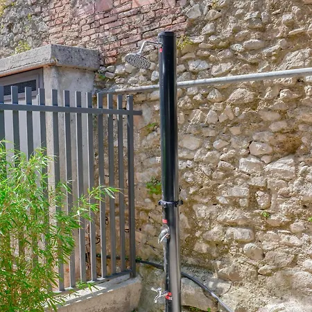 Ines Garden - With Private Parking & Garden Daire Salò