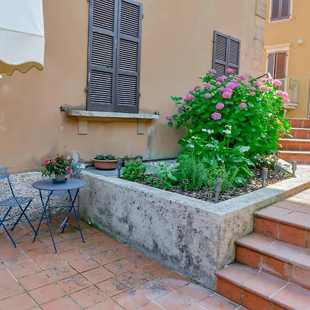 Ines Garden - With Private Parking & Garden Apartamento Salò