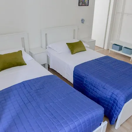 Ines Garden - With Private Parking & Garden Apartamento *