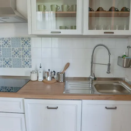 Ines Garden - With Private Parking & Garden *