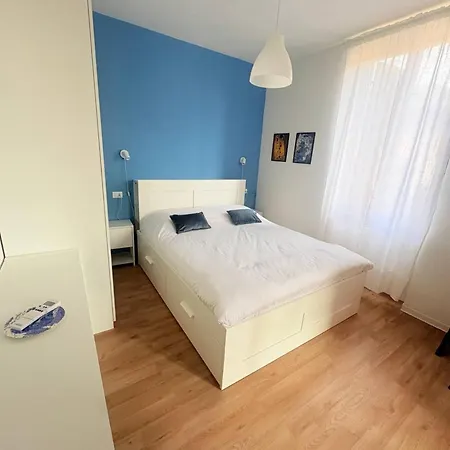 Ines Garden - With Private Parking & Garden *