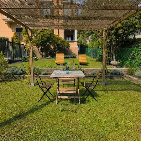 Ines Garden - With Private Parking & Garden *