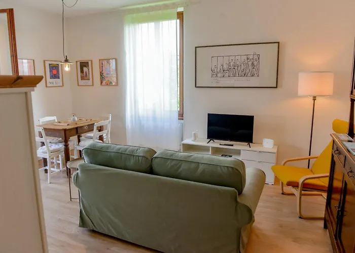Ines Garden - With Private Parking & Garden *