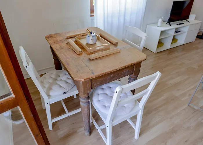 Ines Garden - With Private Parking & Garden